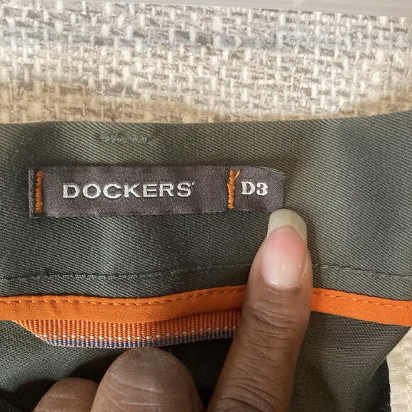 Dockers D3 Mens Olive Green Pants Pleated Front 40 X 30 (Meas 40X 27.5). - Picture 6 of 8